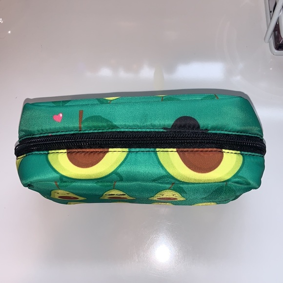 Avocado Make-Up Bag - Picture 2 of 3